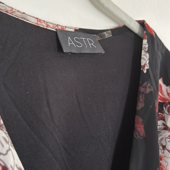 ASTR Black Floral Romper with lace trim - Picture 6 of 8